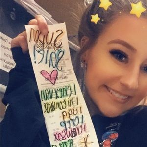 Meet your Posher, Kayla